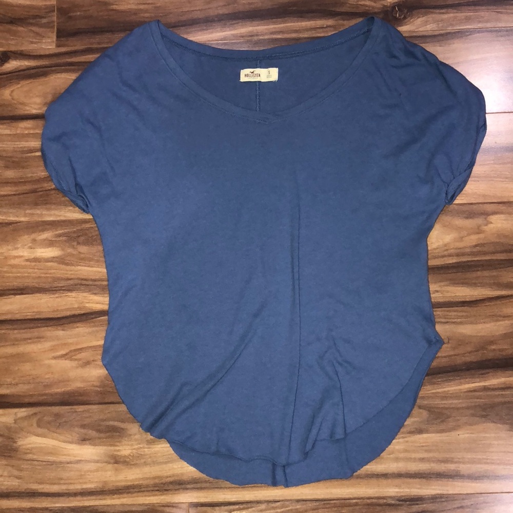 Hollister V-necked Tee-shirt
